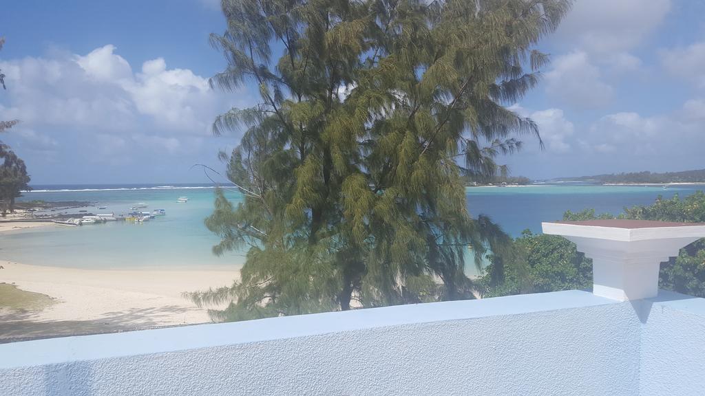 Chez Johnny - Blue Bay Hotell Exteriör bild